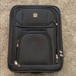 Little suitcase with lots of pockets soooo nice